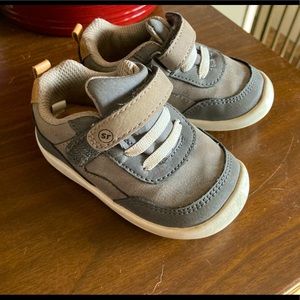 Stride-Rite size 5 toddler sneakers, grey